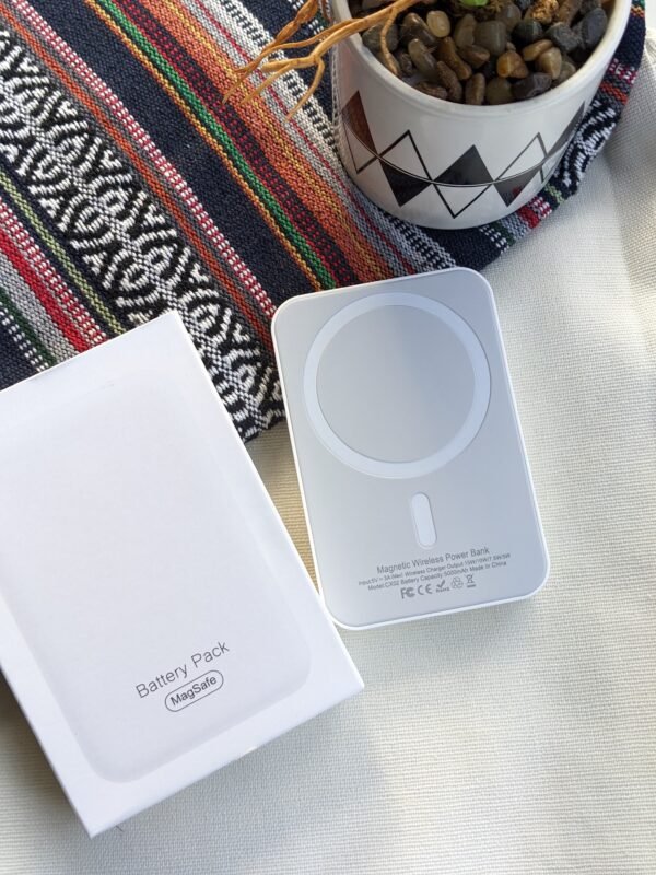 MagSafe Wireless Power Bank for iPhone